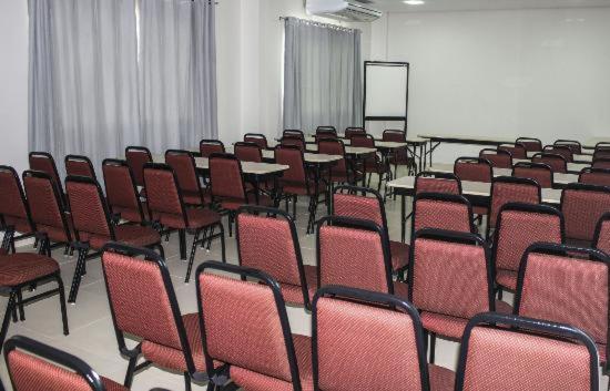 Vera Cruz Business Hotel Acailandia Exterior photo